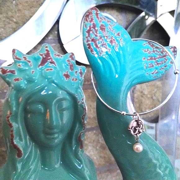 Mermaid Charm Bracelet by Vantel Pearls - Picture 6 of 12